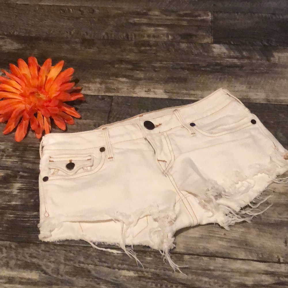 🌷True religion white cut off shorts